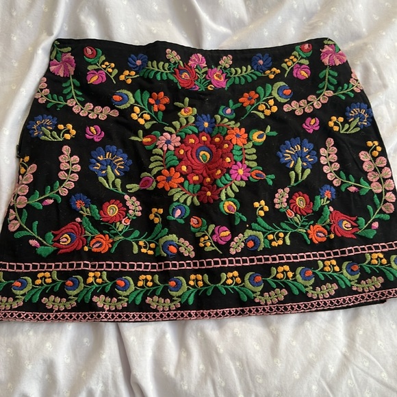 Mini skirt - Picture 2 of 7